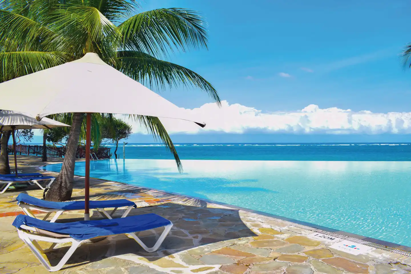 Baobab Beach Resort & Spa Pool