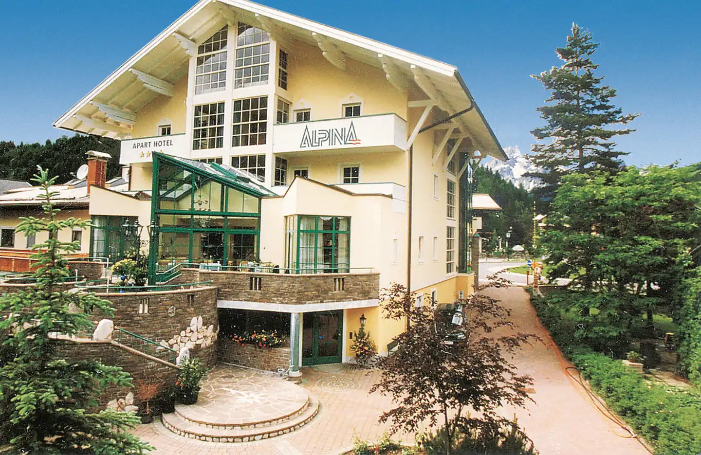 Appartementanlage Alpina & Nebenhäuser Aussenansicht