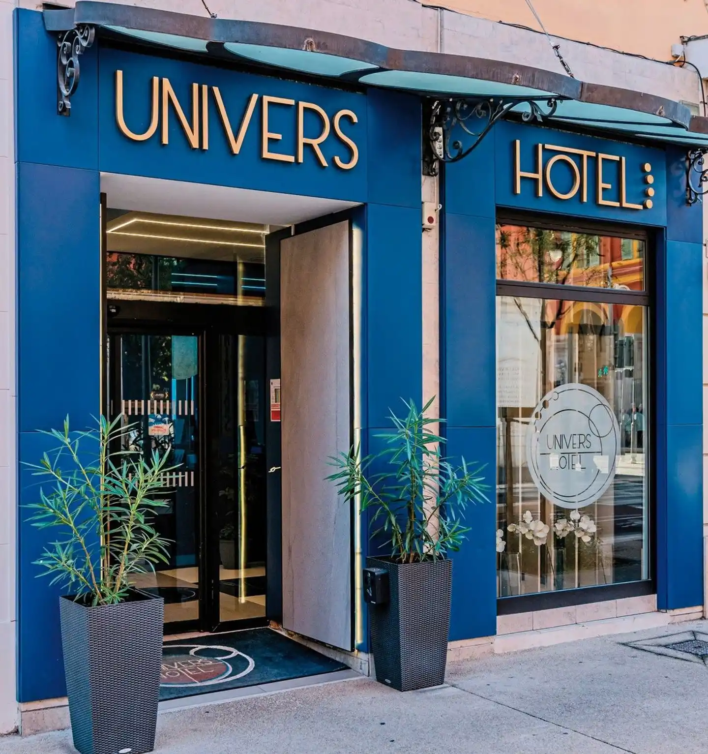 Hotel Univers Aussenansicht