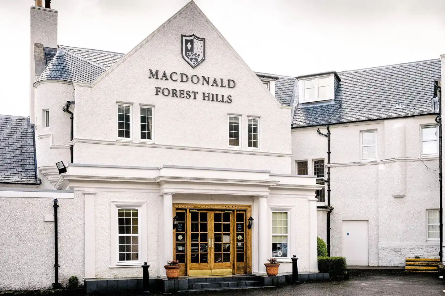 Macdonald Forest Hills Hotel & Spa Aussenansicht