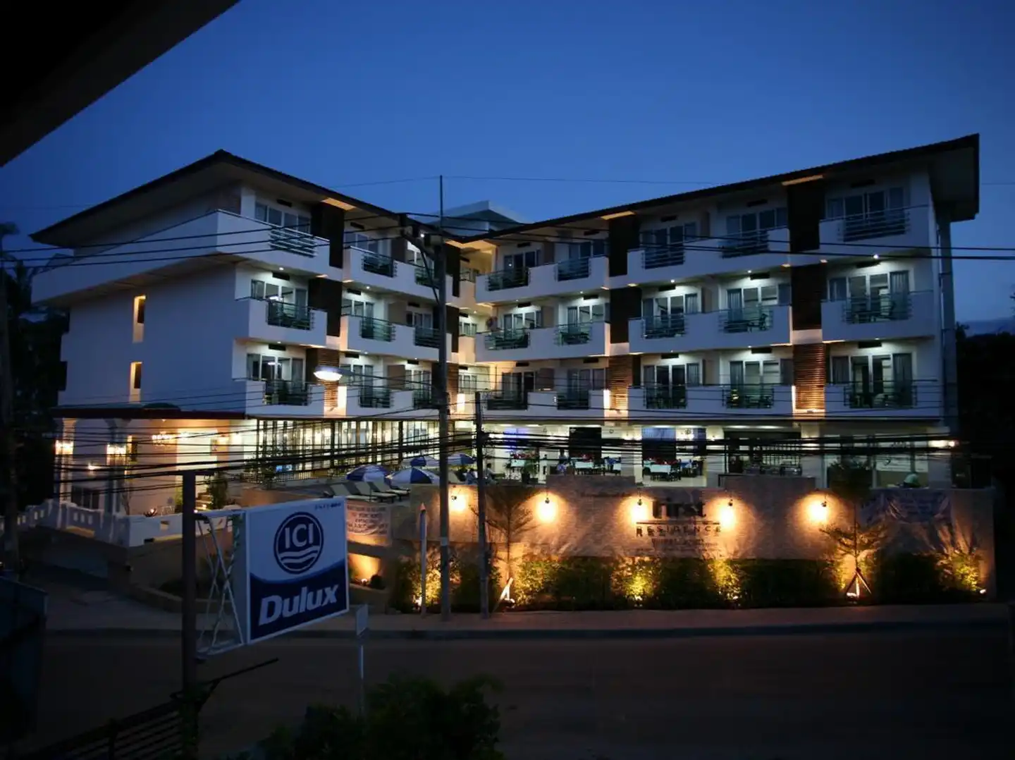 First Residence Hotel Aussenansicht