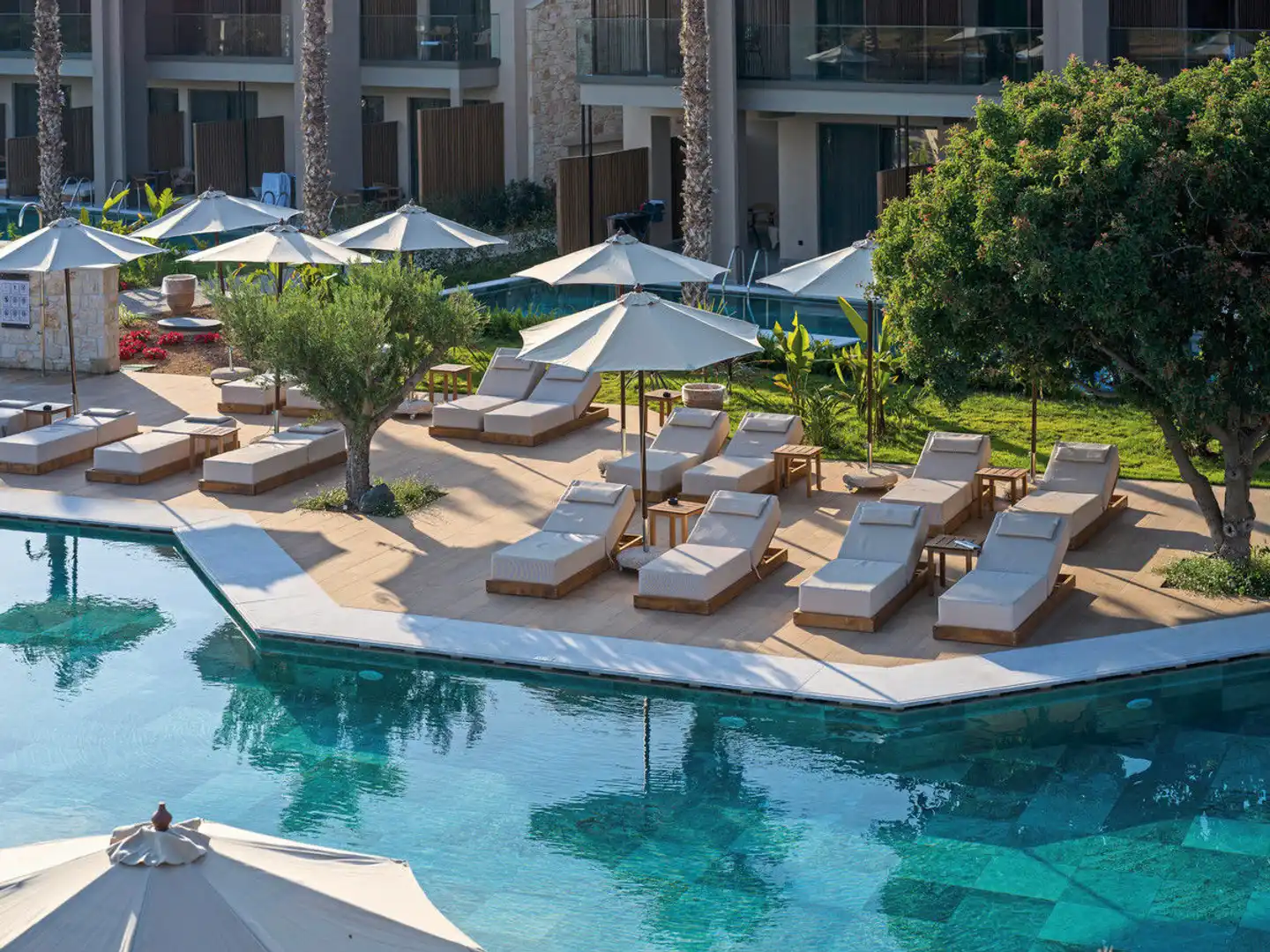 Portes Theros Pool