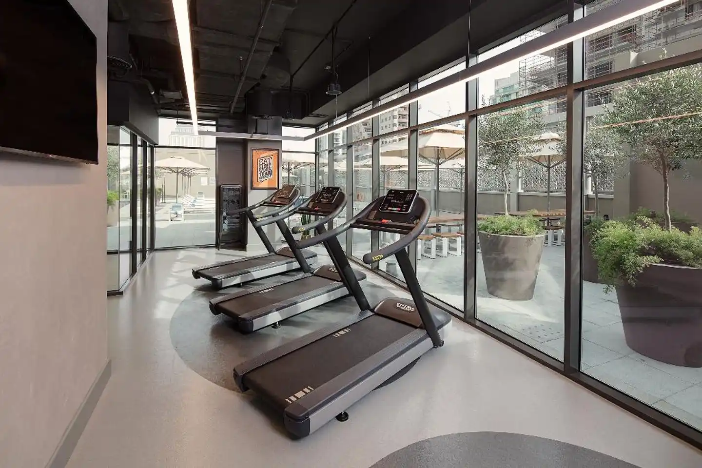 Rove Dubai Marina Sport und Entertainment