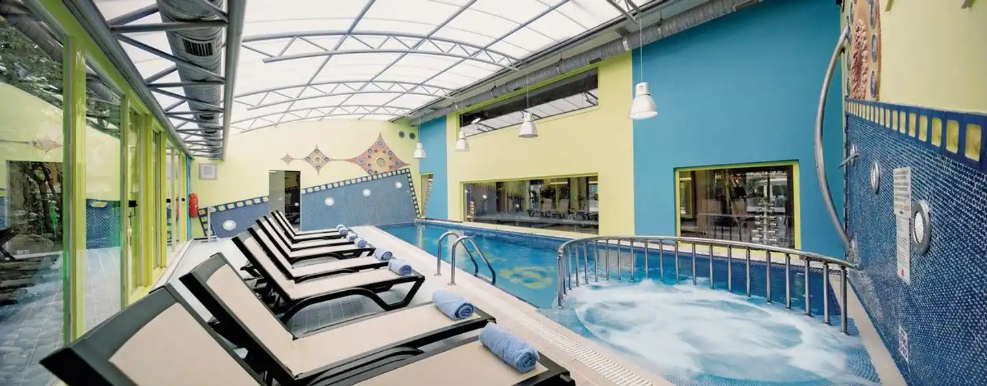 Alaiye Kleopatra Hotel Hallenbad