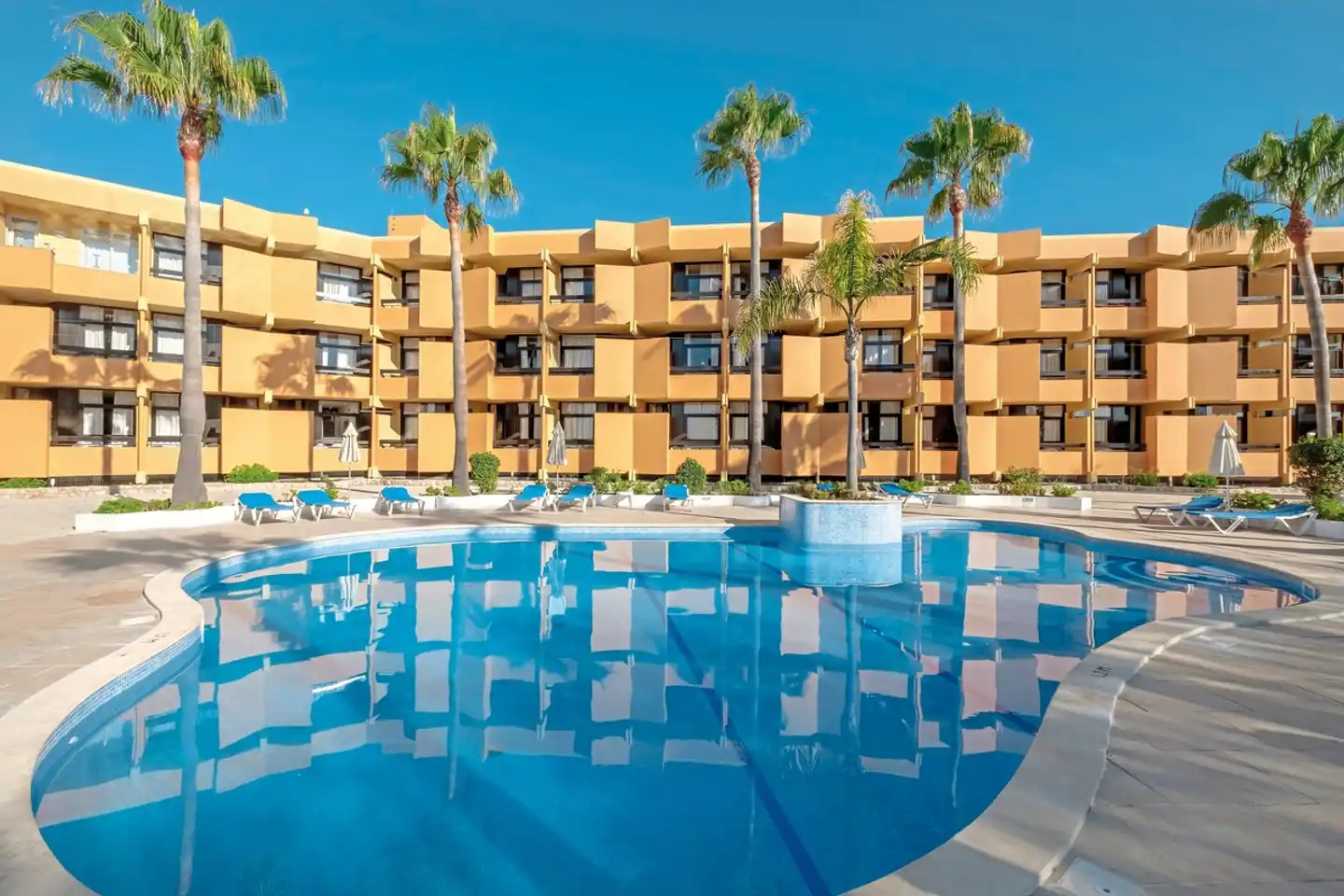 Auramar Beach Resort Pool