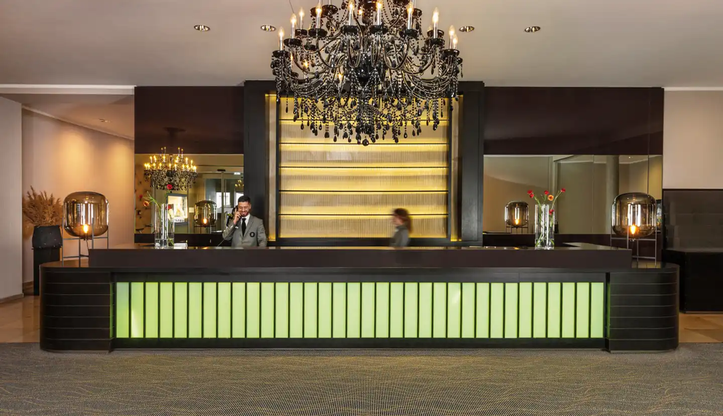 Hotel Maximilian's Bar