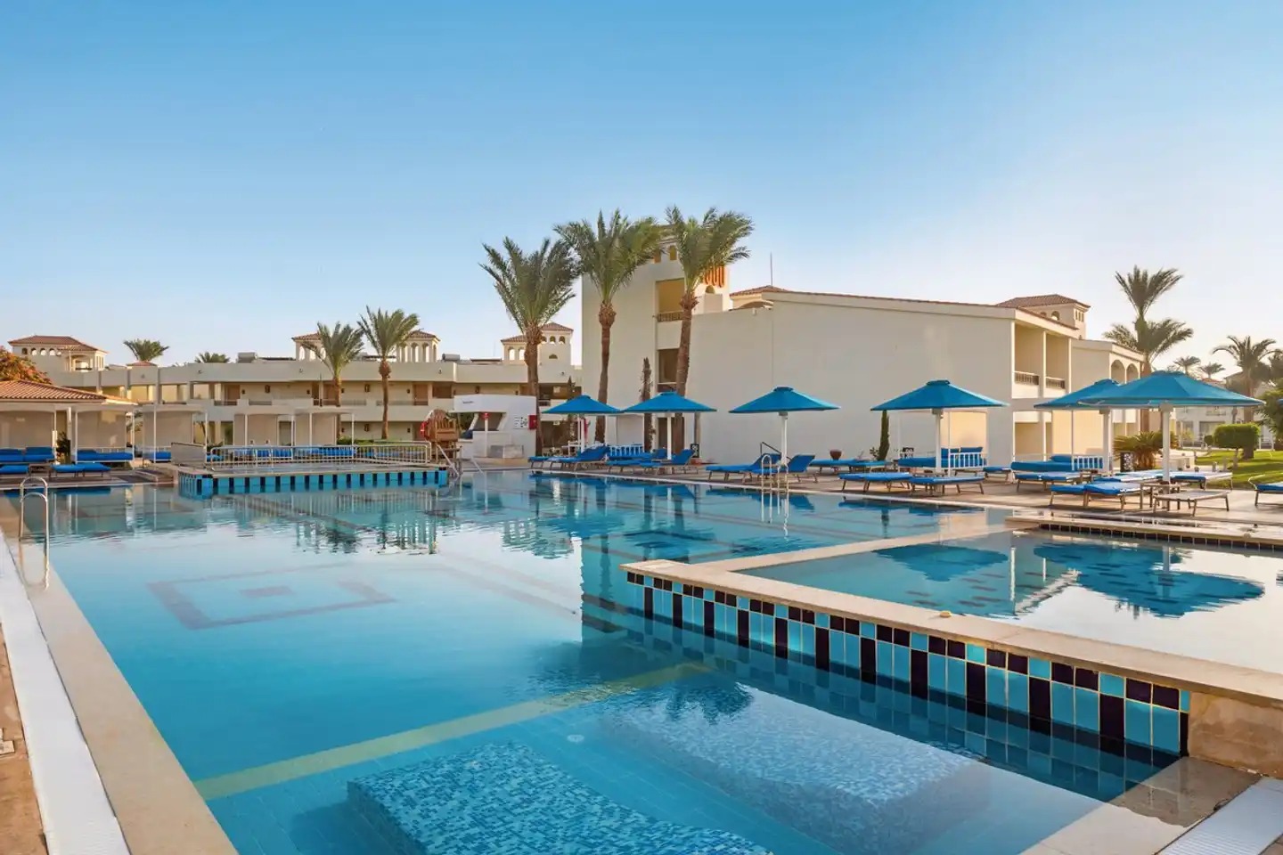 Pickalbatros Dana Beach Resort Pool