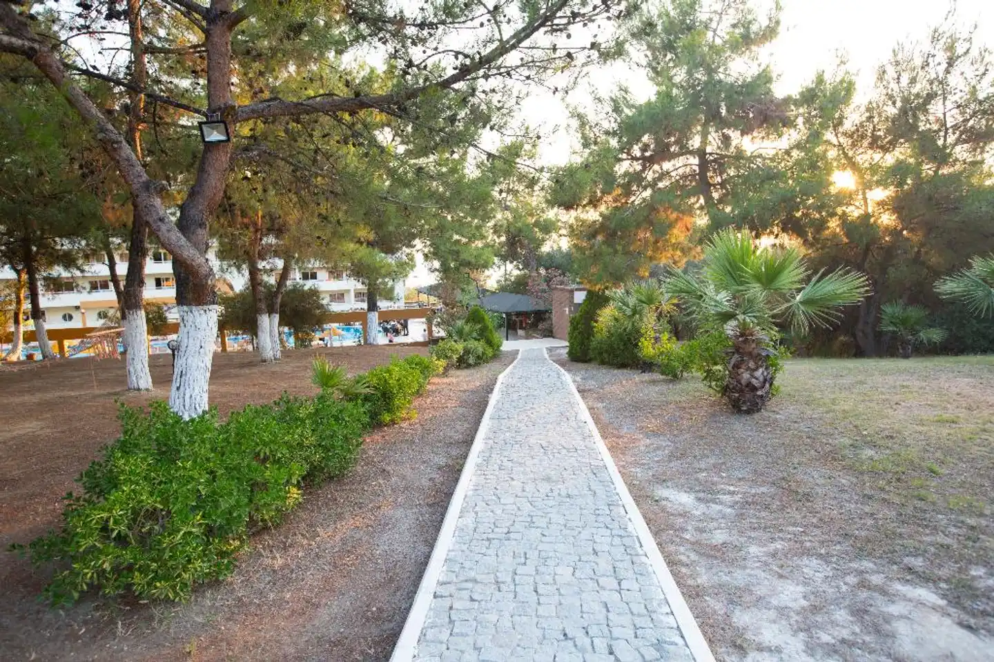Tuntas Family Suites Kusadasi Garten