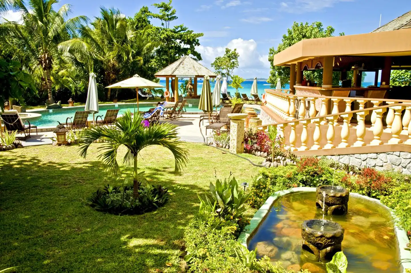 Castello Beach Hotel Garten