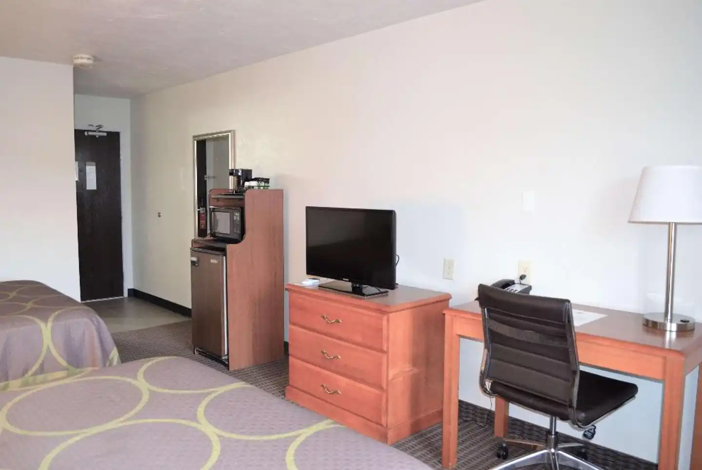 Super 8 by Wyndham Roseburg Wohnbeispiel