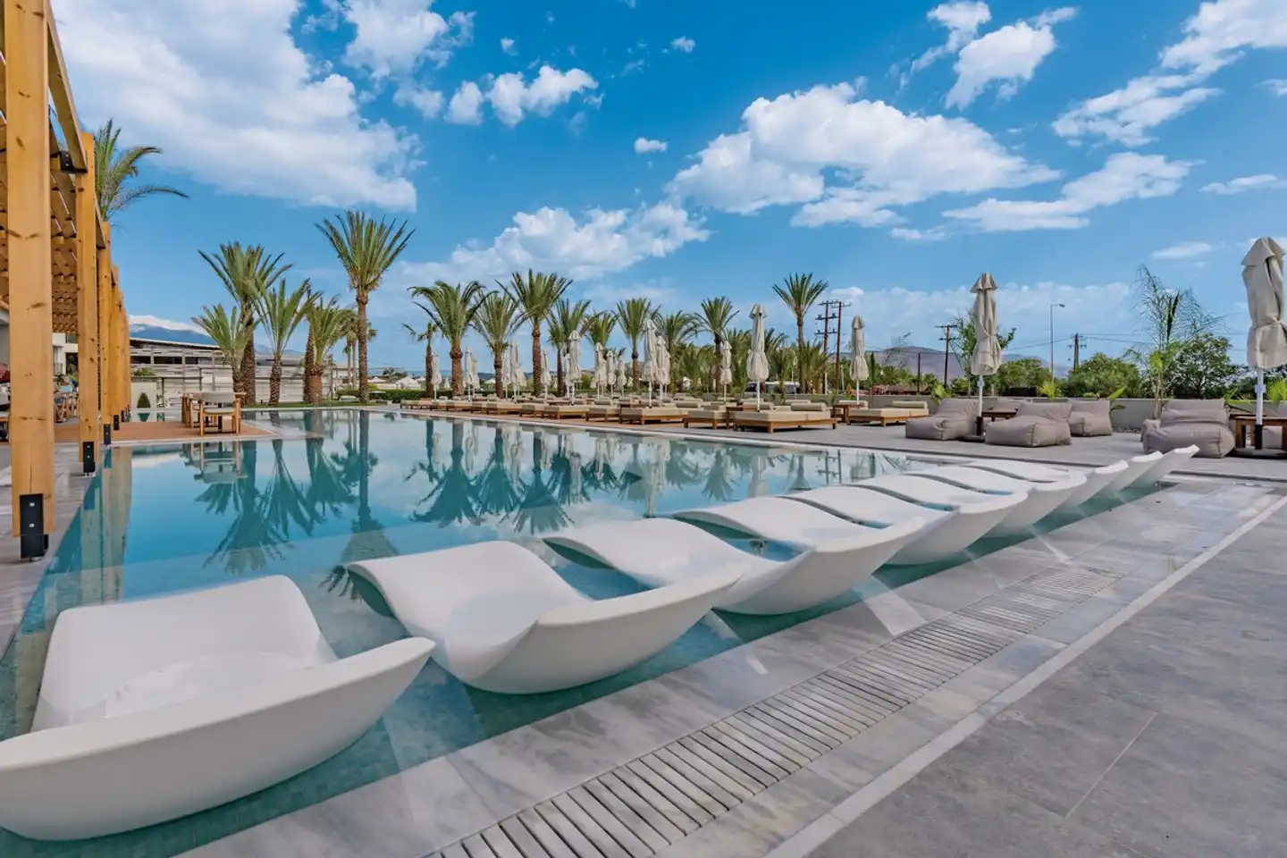 Georgioupolis Suites Pool
