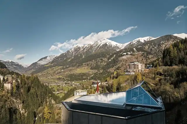 Urban Nature Bad Gastein - Badeschloss Landschaft