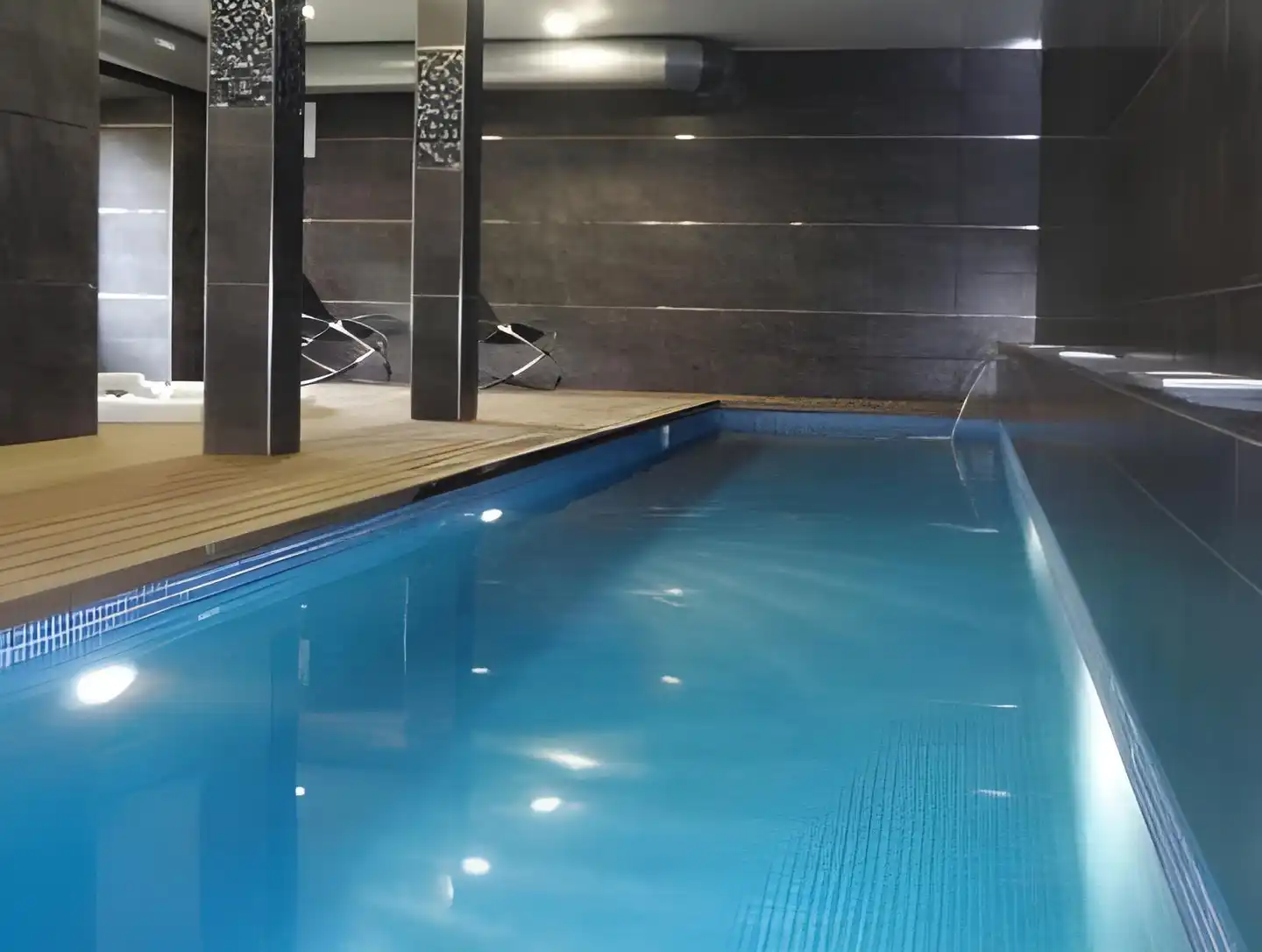 Apartamentos Spa Cantabria Infinita Hallenbad