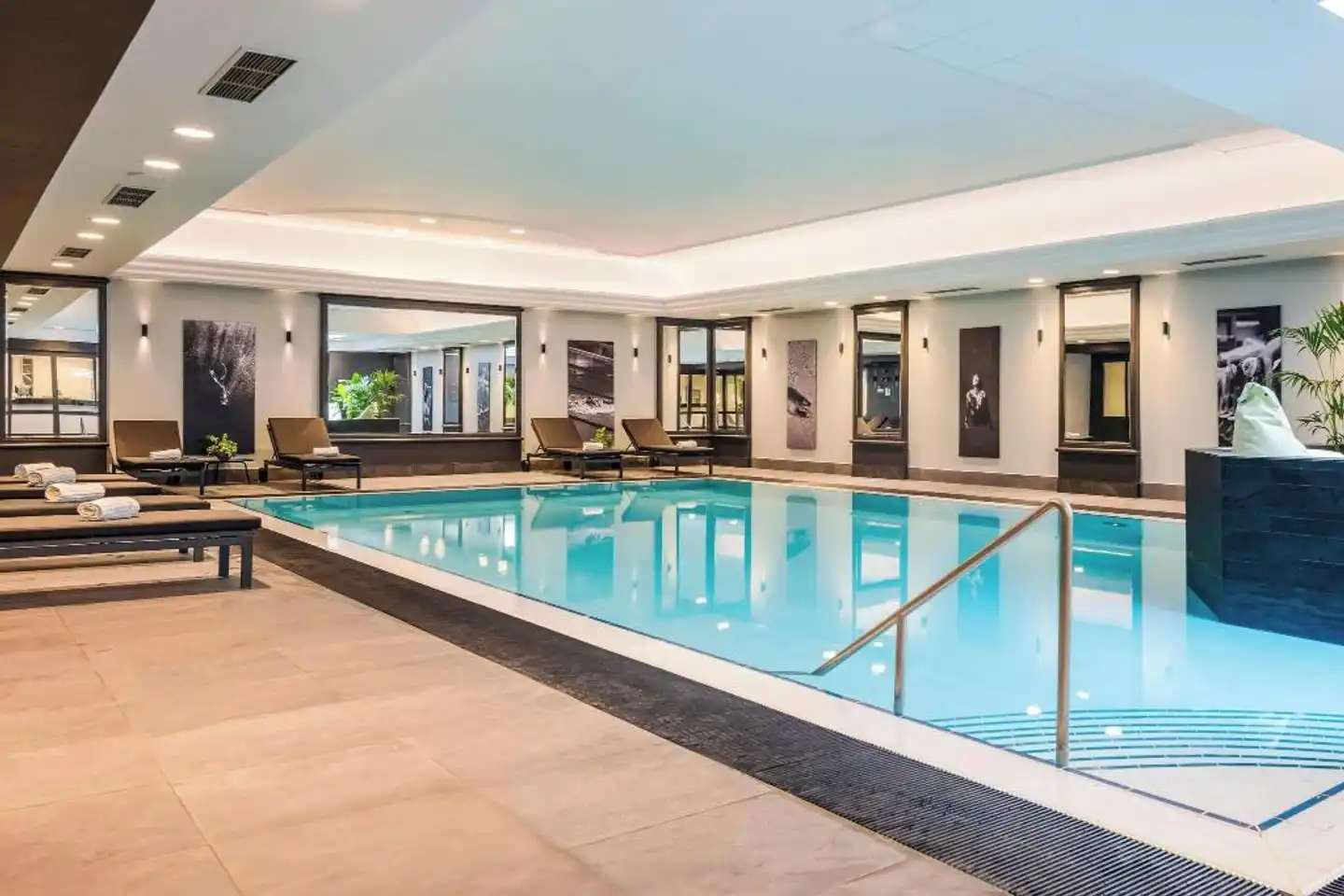 Renaissance Brussels Hotel Hallenbad