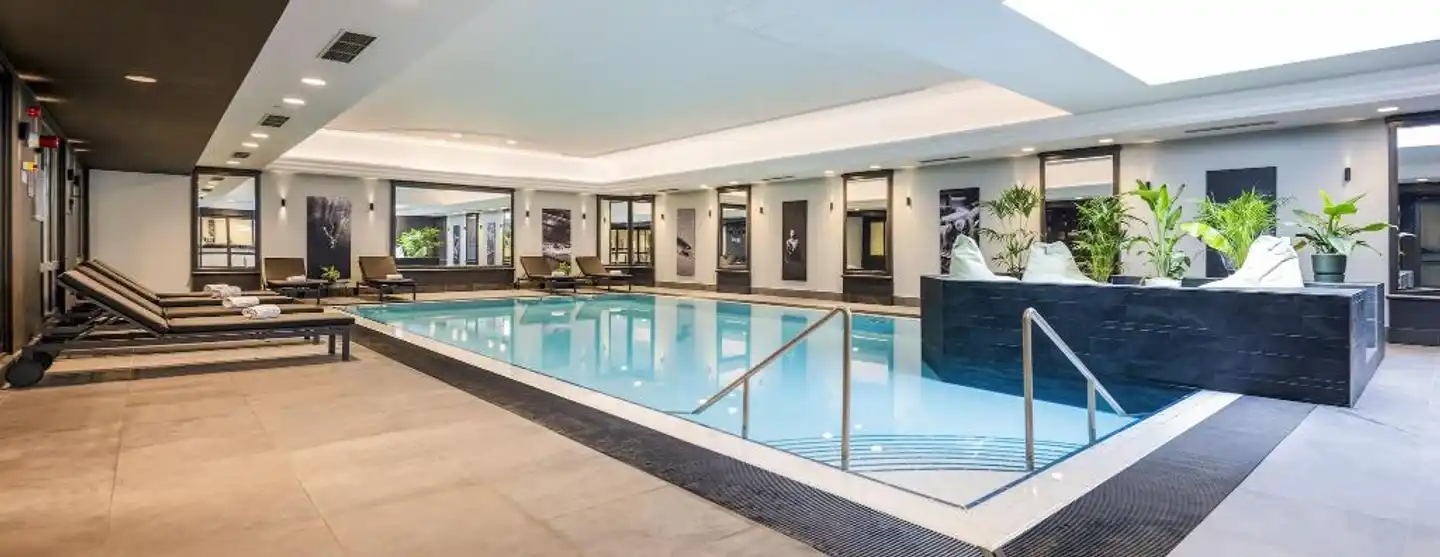 Renaissance Brussels Hotel Hallenbad