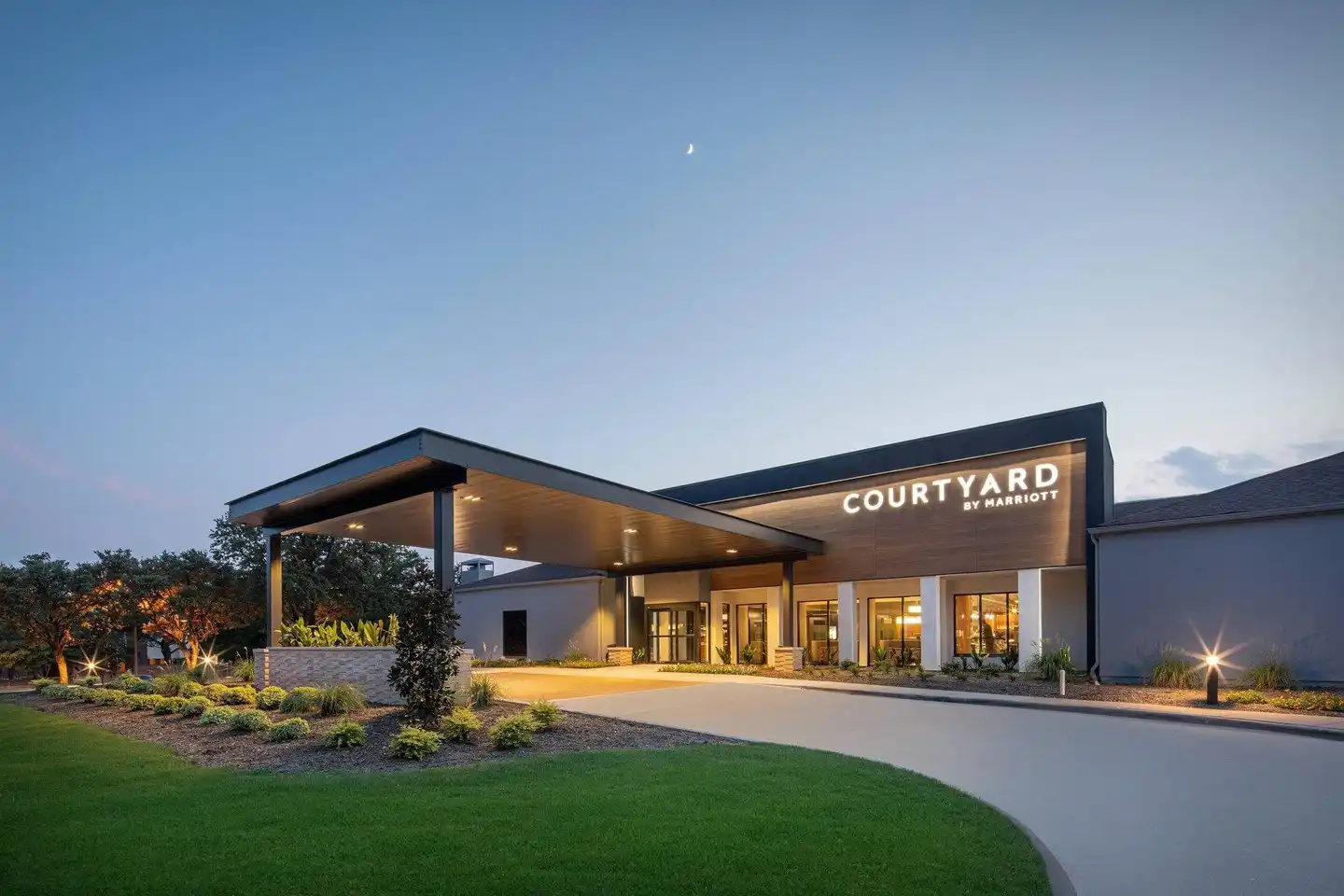 Courtyard by Marriott Dallas Addison/Midway Aussenansicht