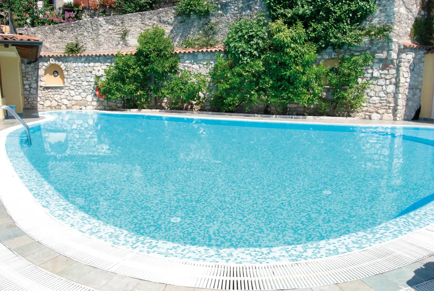 All' Azzurro Pool