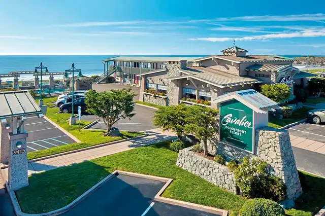 Cavalier Oceanfront Resort Aussenansicht
