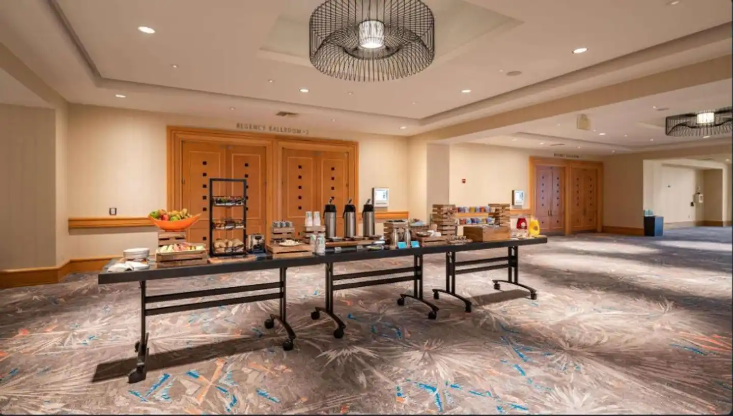 The Diplomat Beach Resort Hollywood, Curio Collection by Hilton Bar
