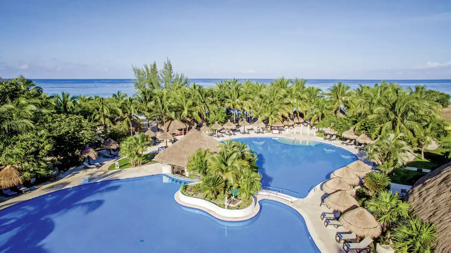 Iberostar Waves Cozumel Pool