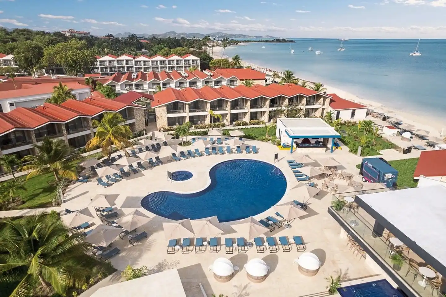 Royalton CHIC Antigua Aussenansicht