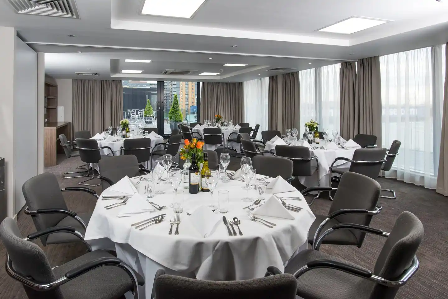 Holiday Inn London - West Restaurant