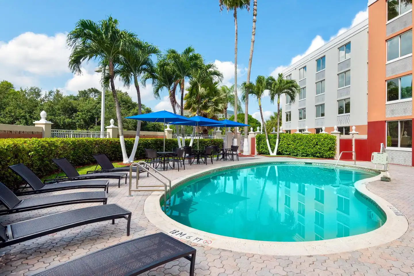 Holiday Inn Express Miami Airport Doral Area Pool