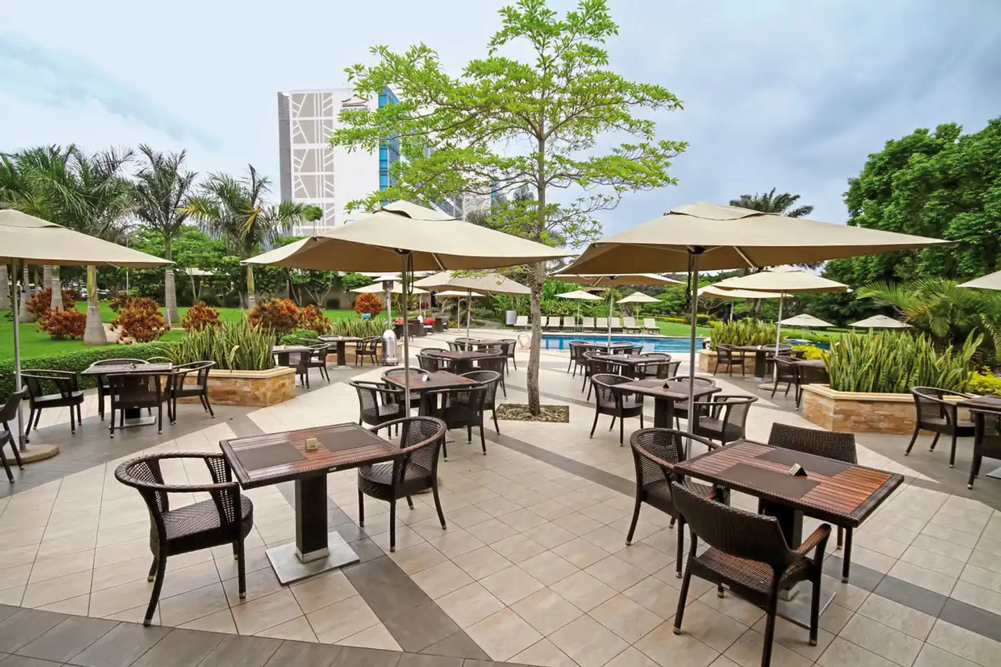 Mount Meru Hotel Terrasse