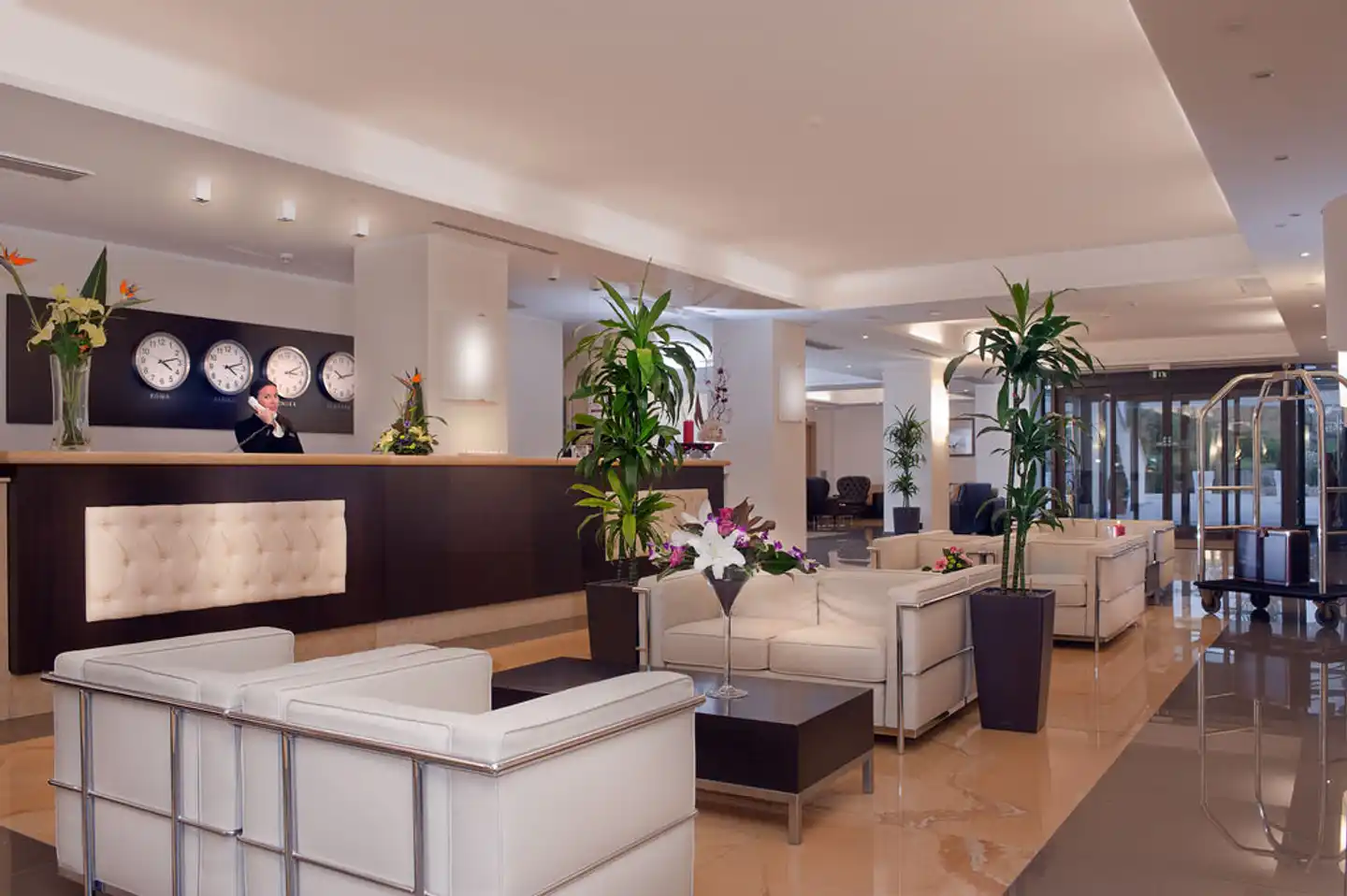 Cardinal Hotel St. Peter Lobby