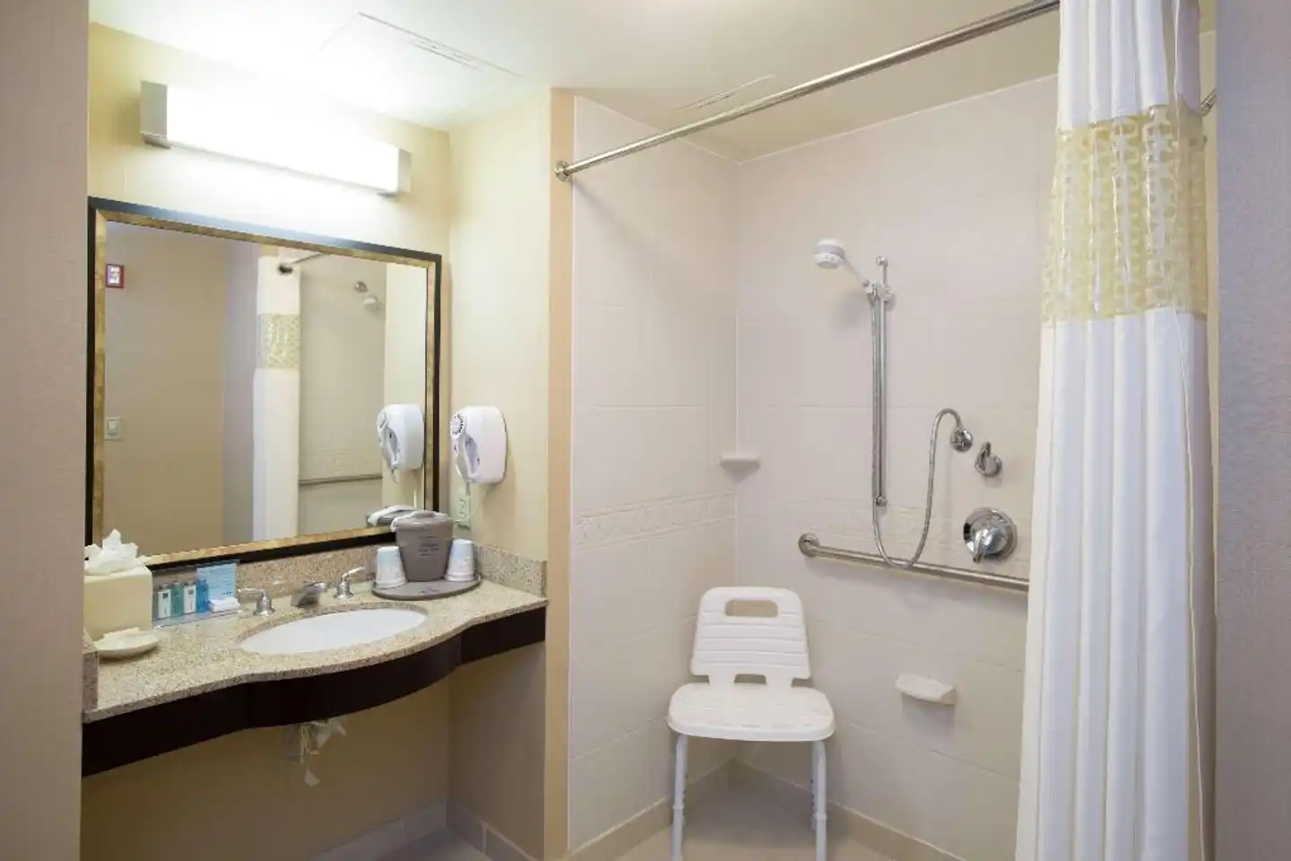 Hampton Inn & Suites Providence Downtown Badezimmer
