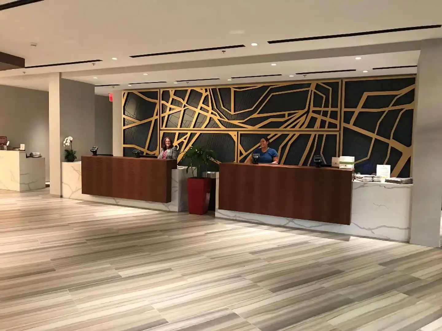 DoubleTree by Hilton Newark Lobby