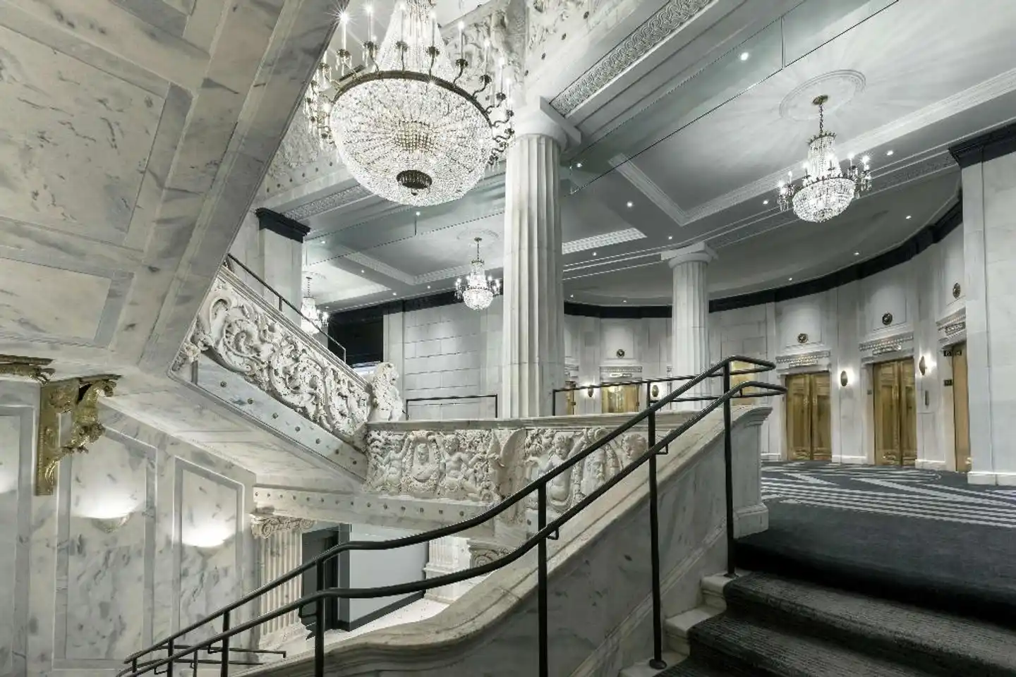 The Candler Hotel Atlanta, Curio Collection by Hilton Lobby
