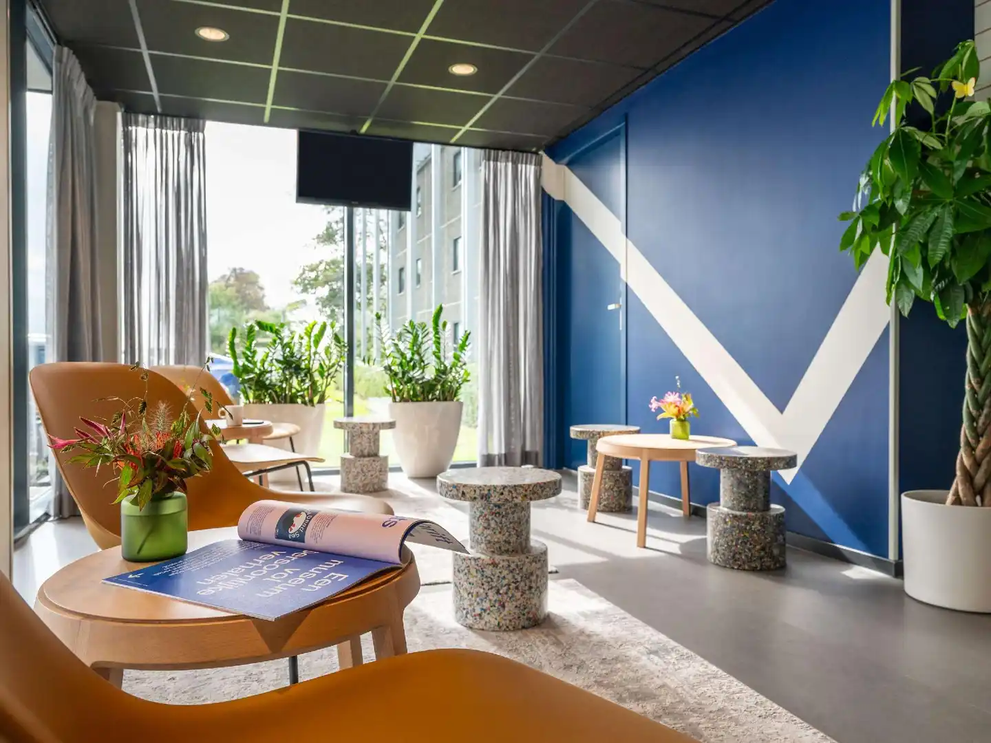 ibis budget Amsterdam Airport Lobby