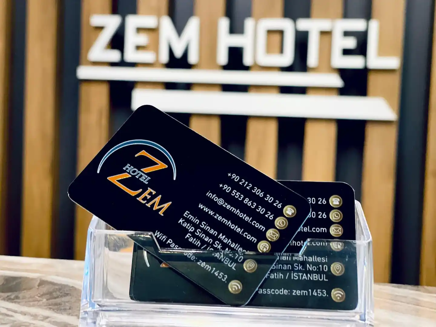 Zem Hotel Aussenansicht