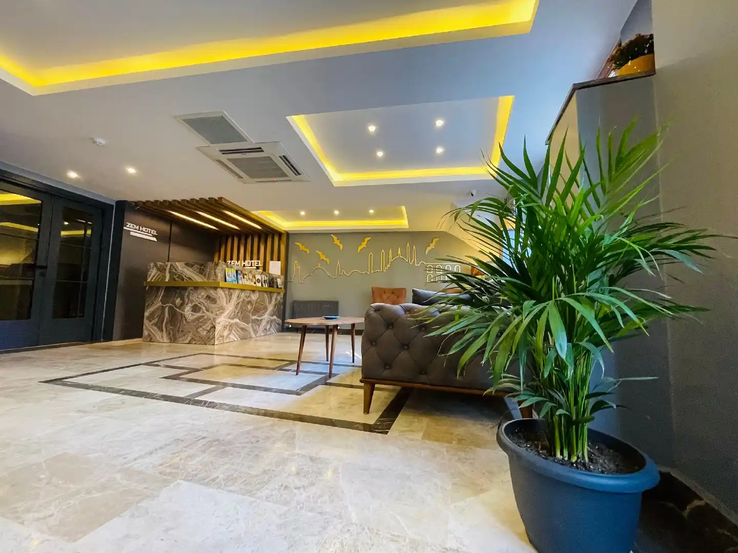 Zem Hotel Lobby