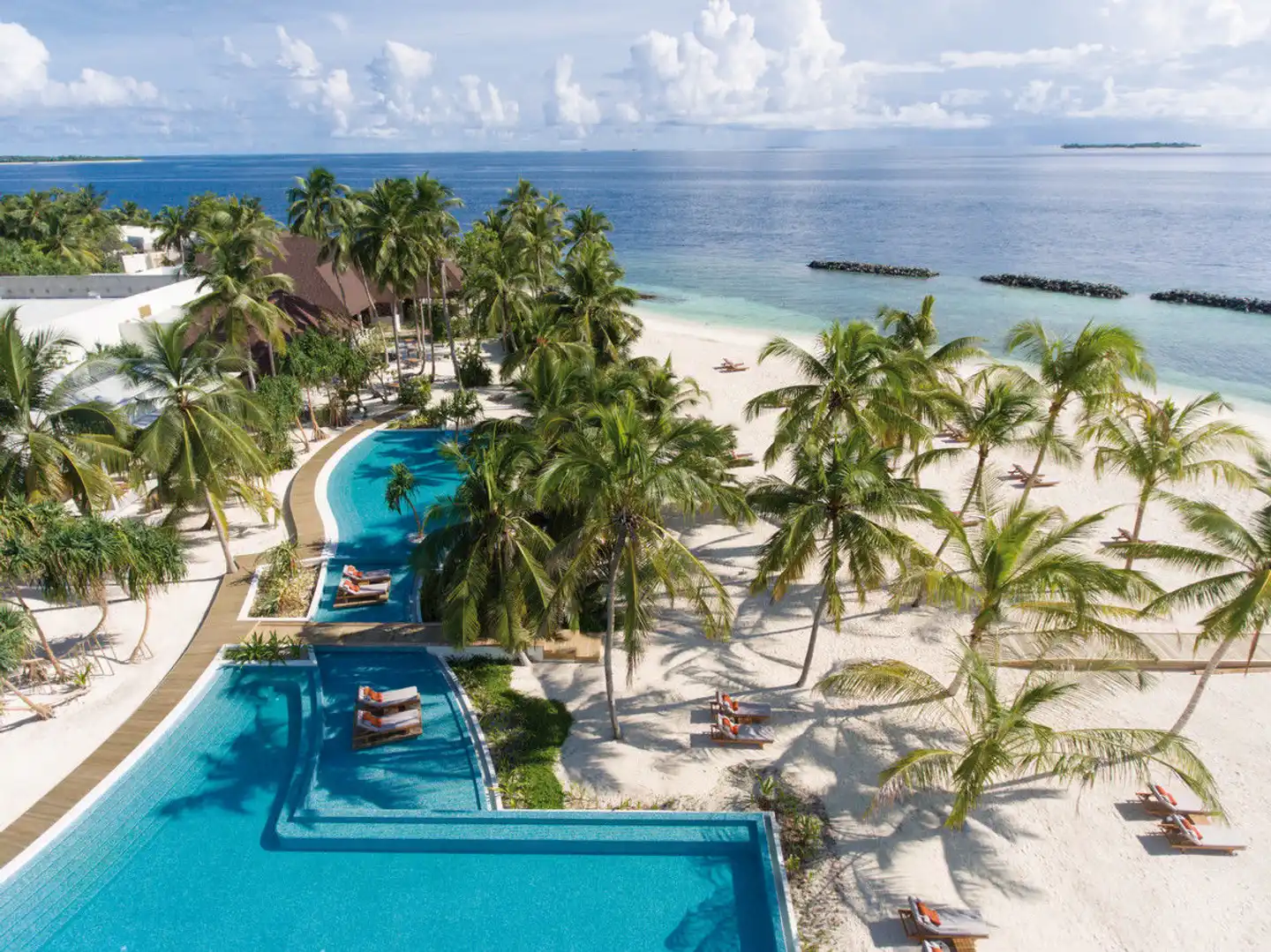 Dhigali Maldives Pool