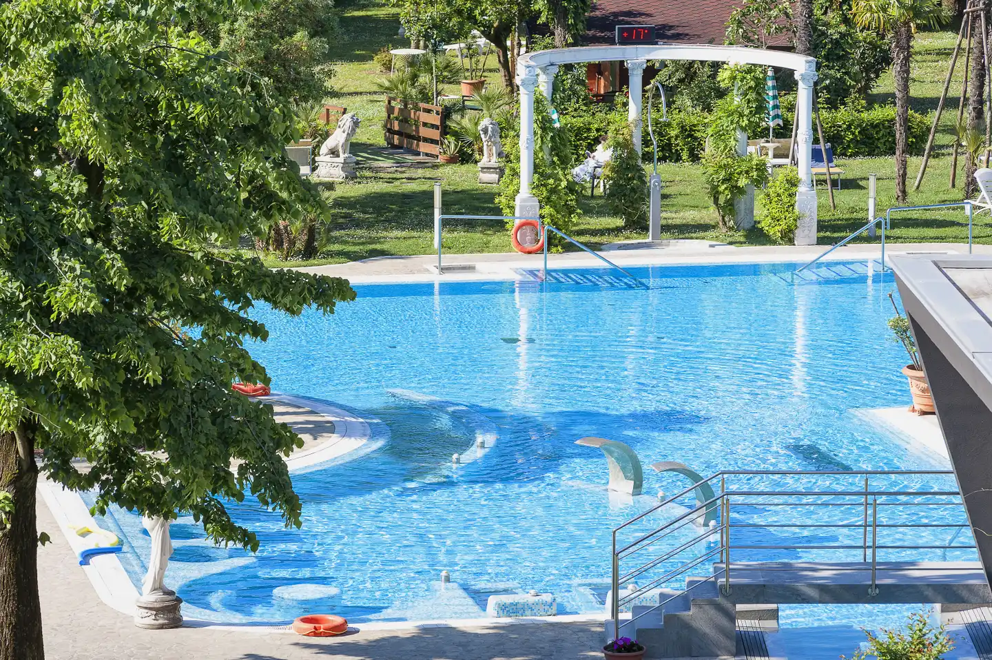 Harrys' Garden Pool