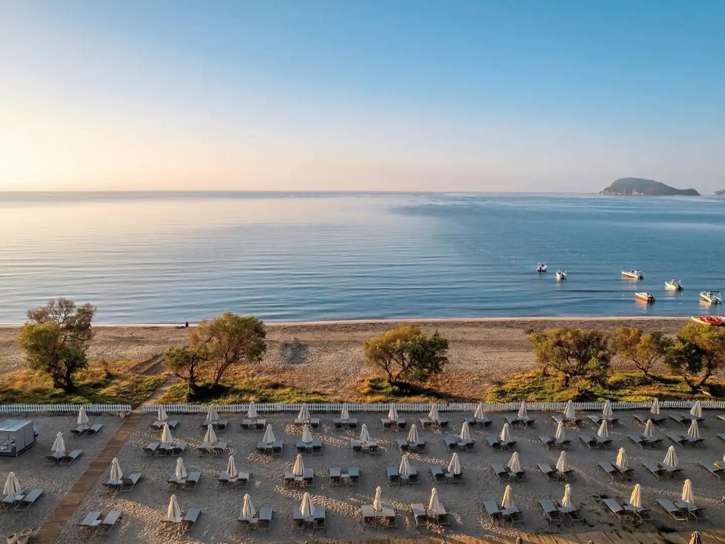 Domes Aulus Zante, Autograph Collection Strand