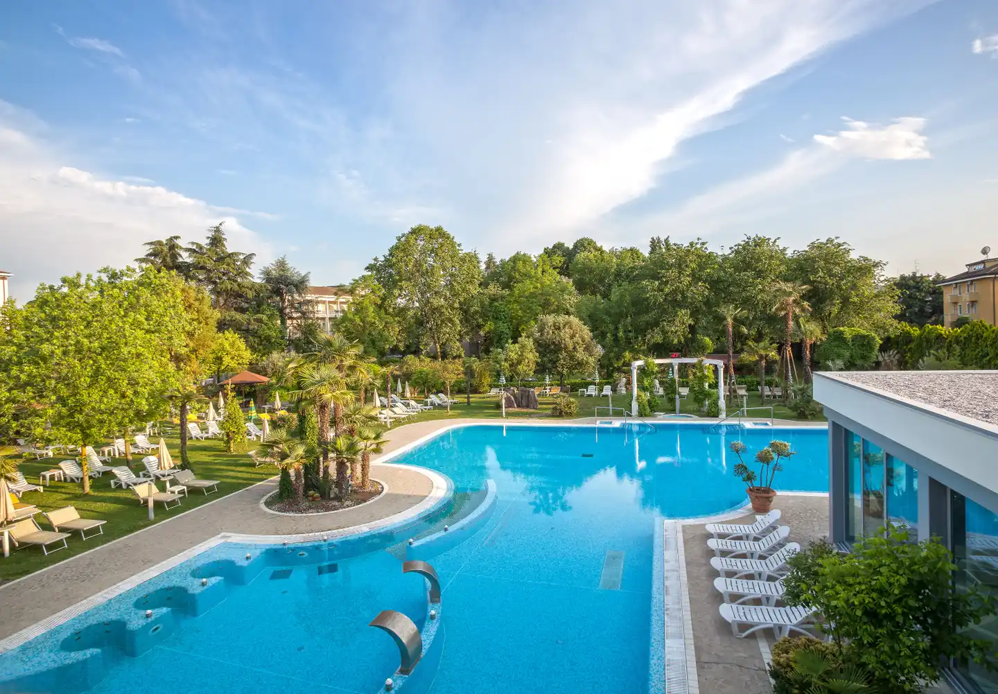 Harrys' Garden Pool