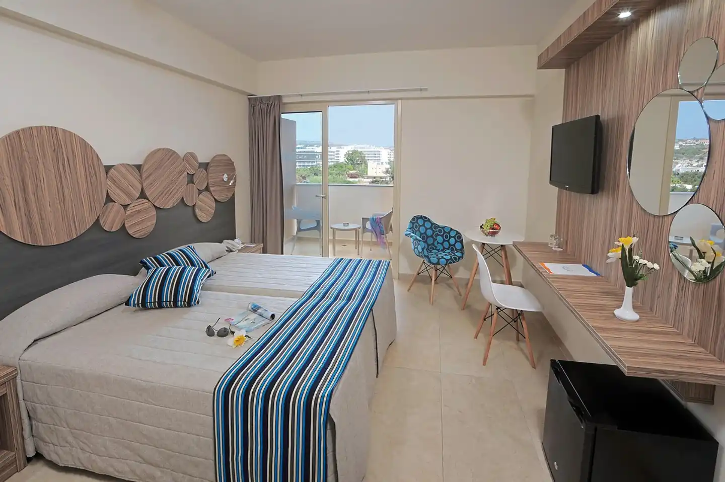 Nelia Beach Hotel Wohnbeispiel