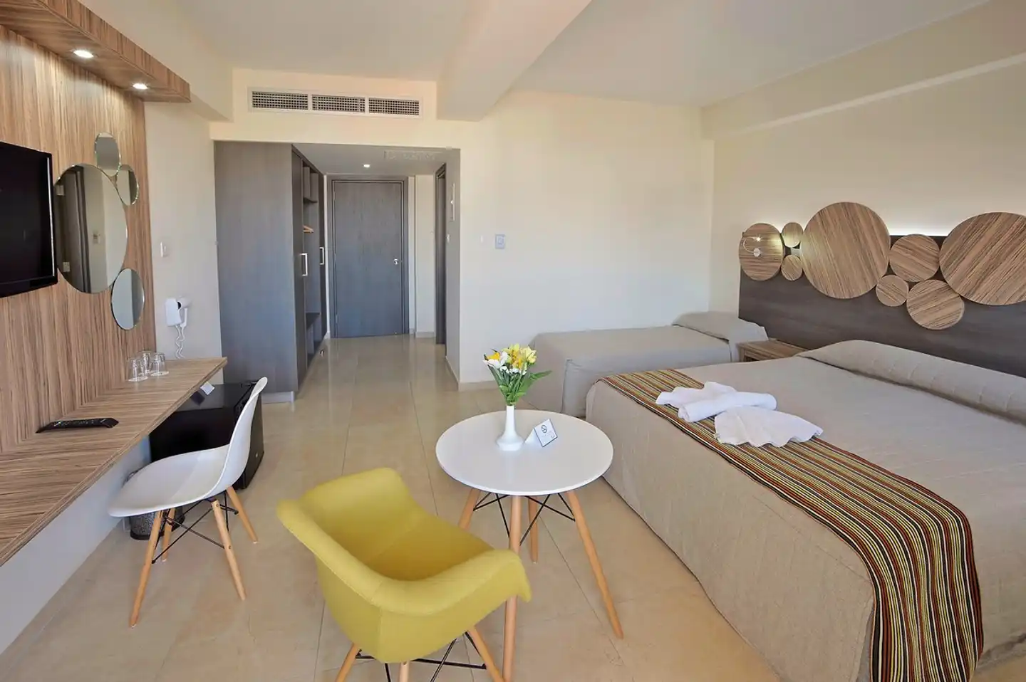 Nelia Beach Hotel Wohnbeispiel