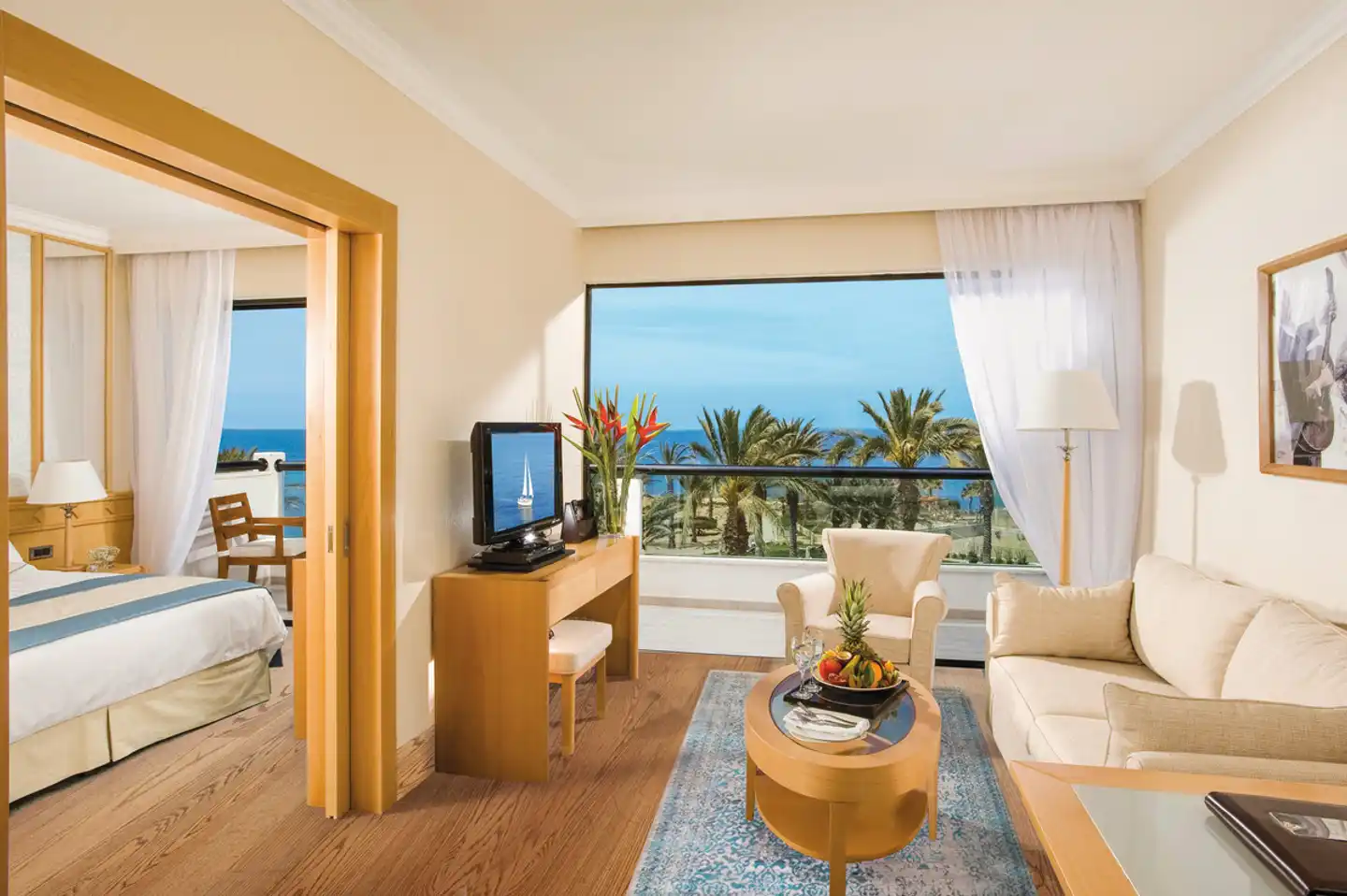 Constantinou Bros Asimina Suites Wohnbeispiel