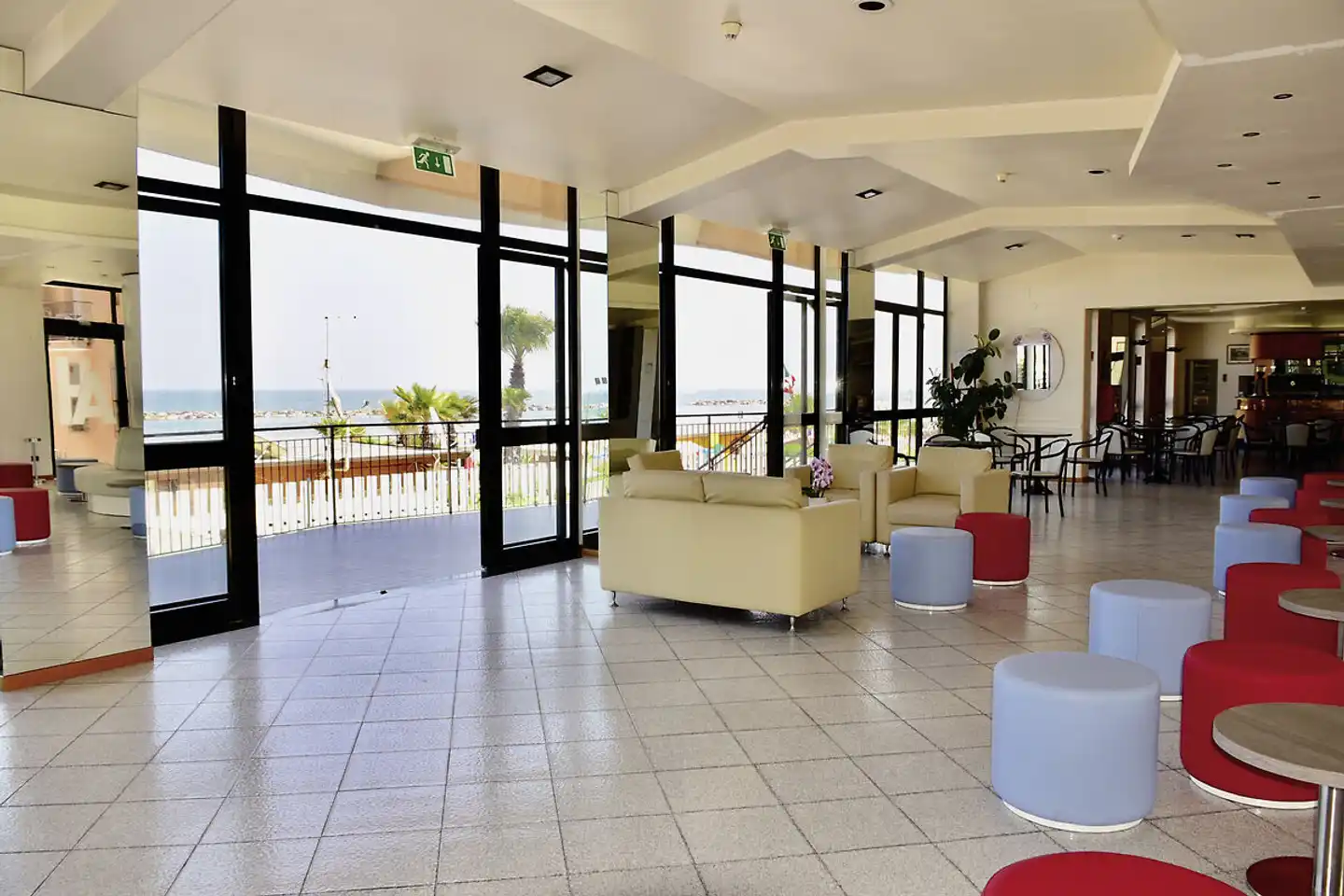 Astoria Beach Hotel Lobby