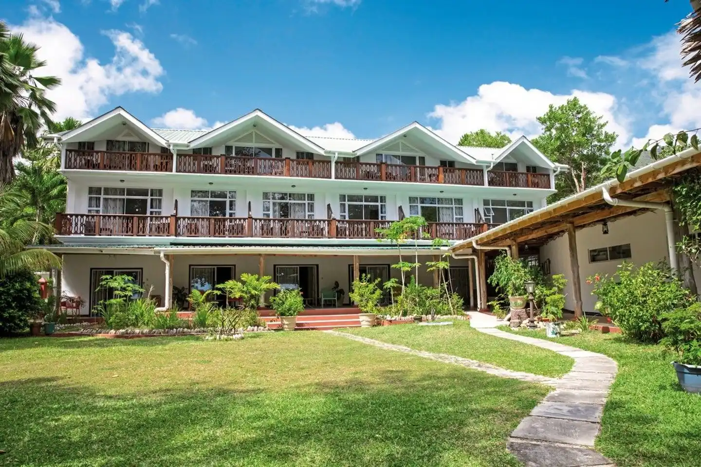 Augerine Hotel Aussenansicht