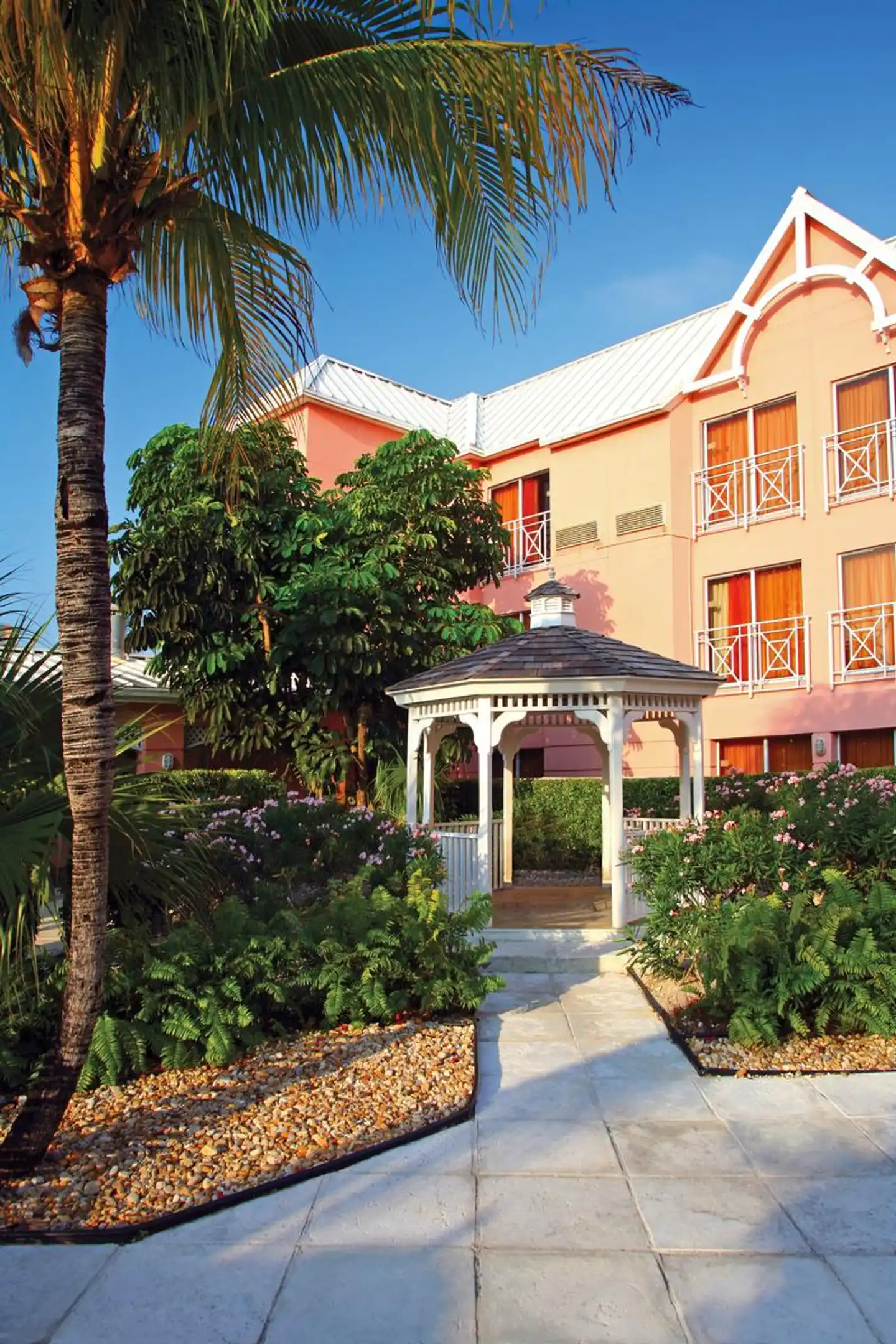 Comfort Suites Paradise Island Aussenansicht