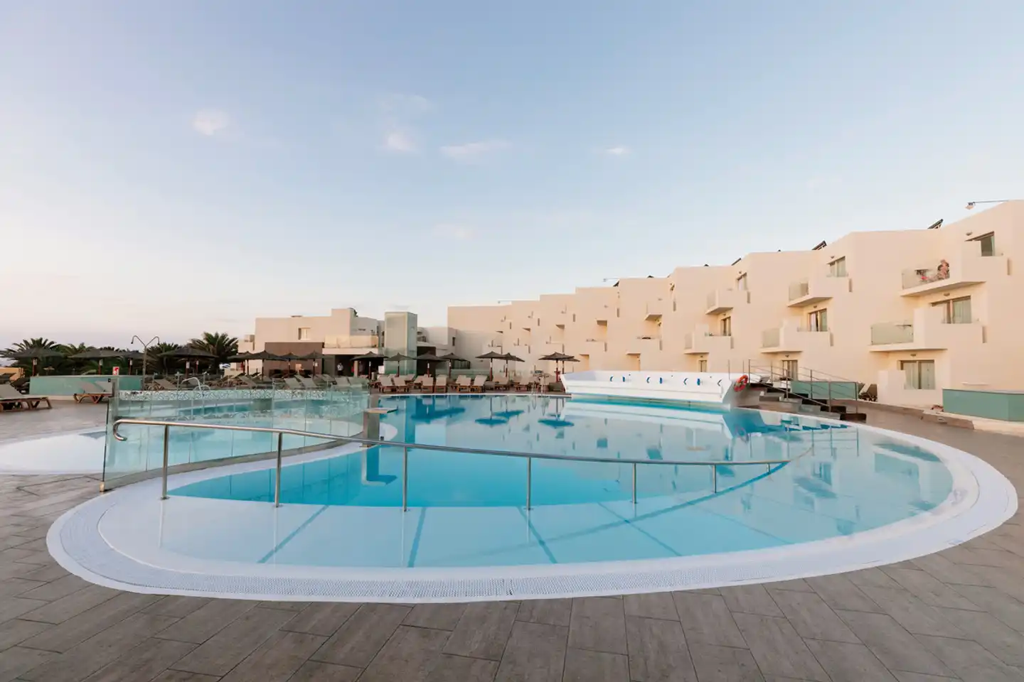 HD Beach Resort & Spa Pool