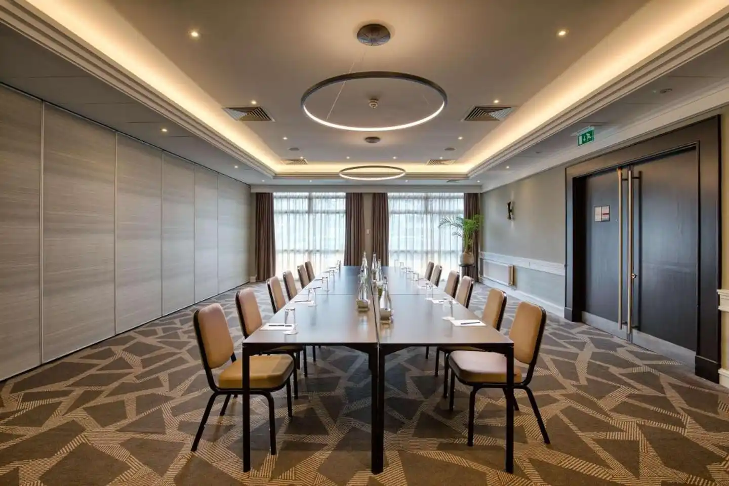 DoubleTree by Hilton Hotel London - Ealing Konferenz