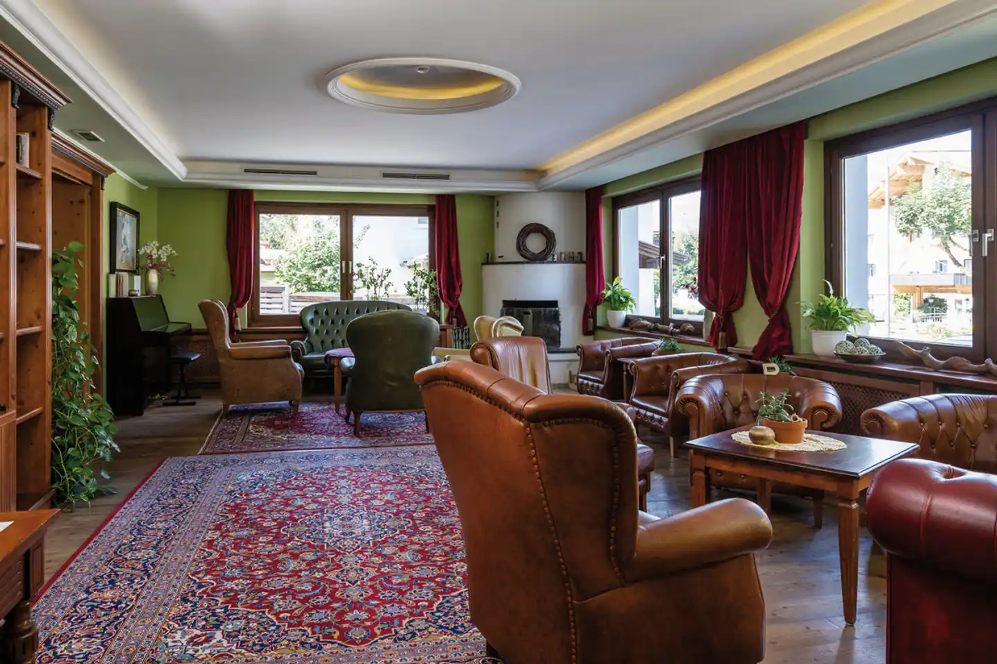 Vier Jahreszeiten Lobby