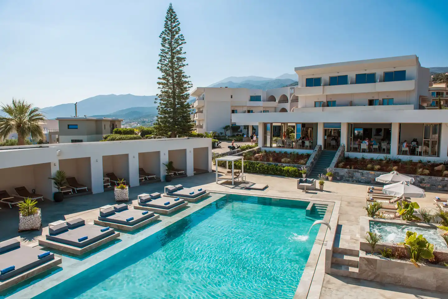 Matheo Villas & Suites Pool