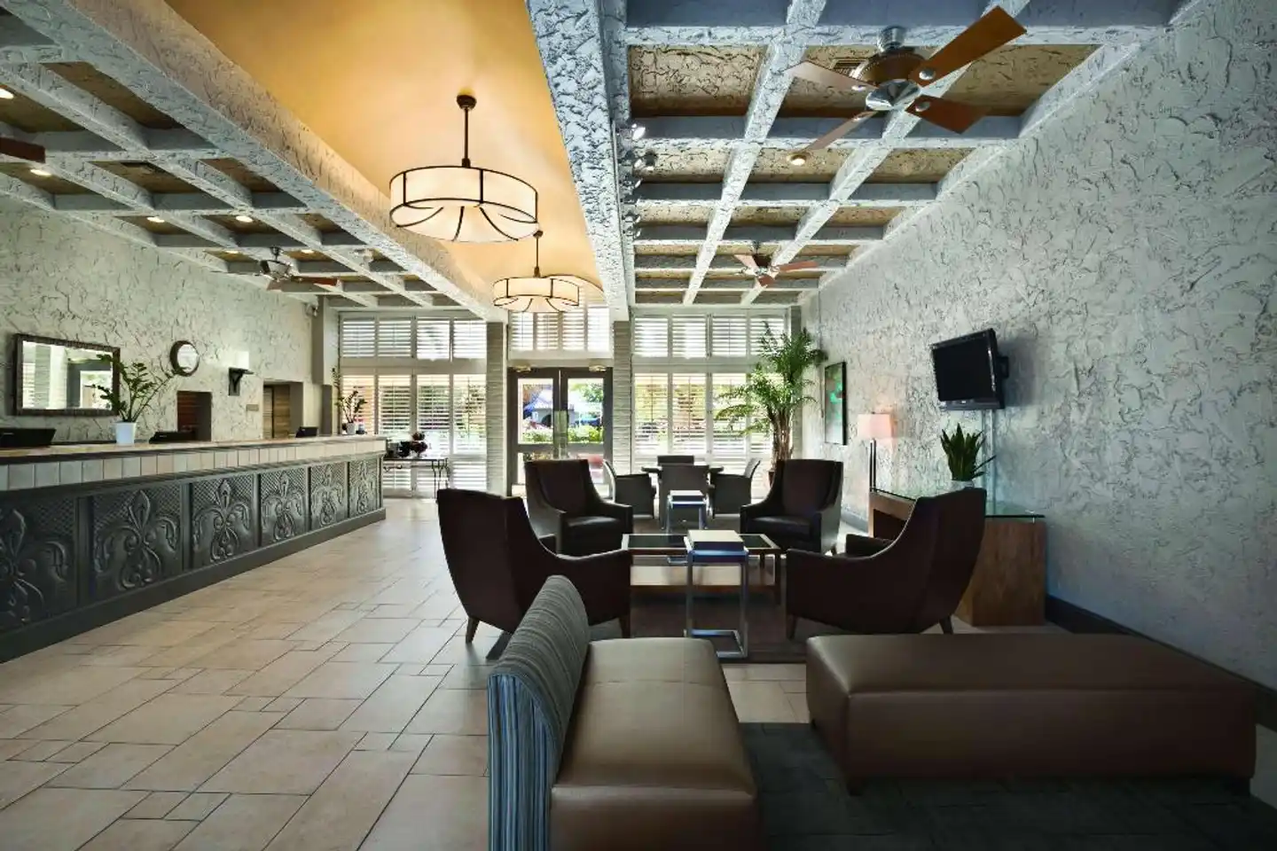 Embassy Suites by Hilton Phoenix Airport at 24th Street Lobby